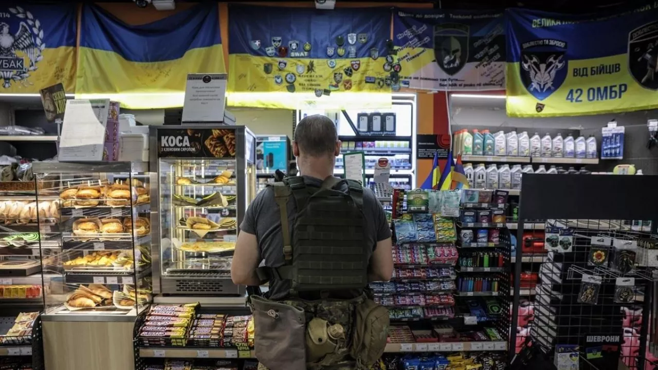 Stacja OKKO w Konstantynówce - bastion, miejsce spotkań i siły dla wojskowych (fot. Oleh Petrasiuk)