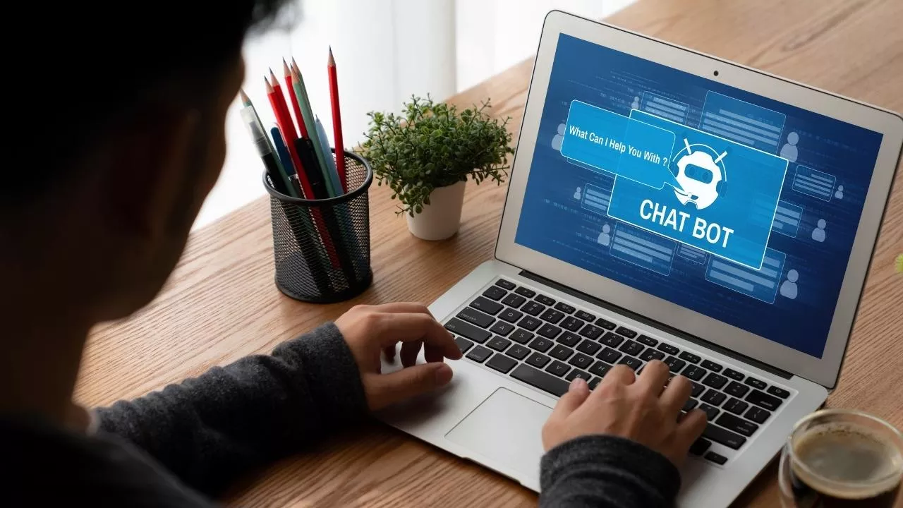 Sztuczna inteligencja ma coraz większe znaczenie w sprzedaży e-commerce (fot. shutterstock)