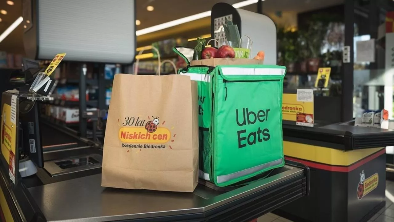Biedronka i Uber Eats rozszerzają współpracę (fot. Biedronka)