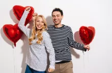 Tegoroczne święto zakochanych upłynęło pod znakiem radykalnej zmiany priorytetów zakupowych konsumentów (fot. Envato Elements)