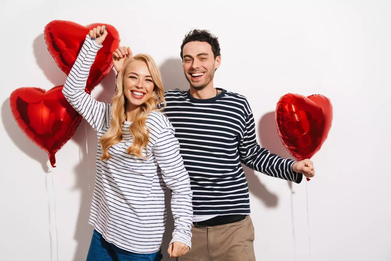 Tegoroczne święto zakochanych upłynęło pod znakiem radykalnej zmiany priorytetów zakupowych konsumentów (fot. Envato Elements)