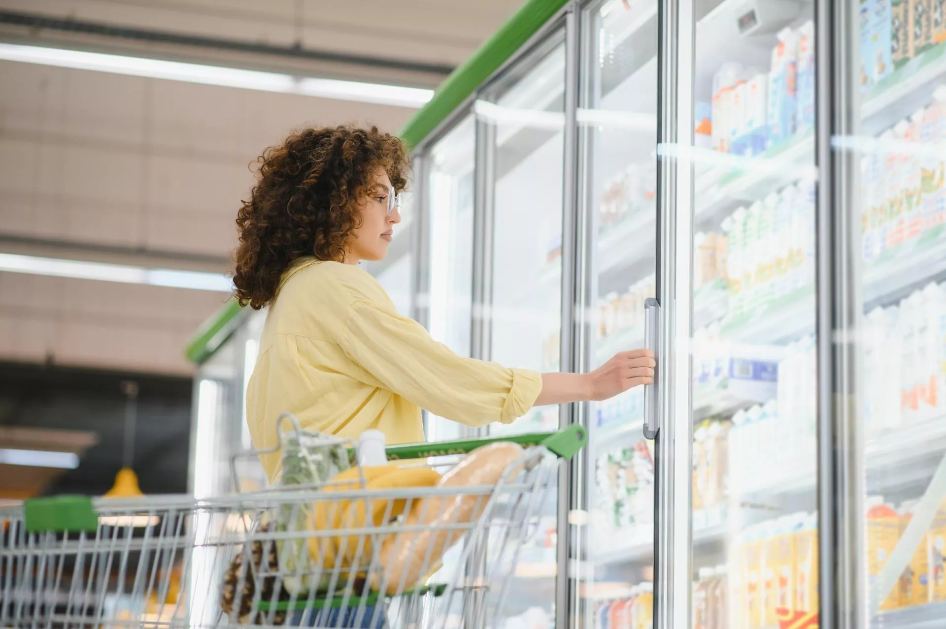 Rynek FMCG 2025. Jakie kategorie napędzały i hamowały sprzedaż?