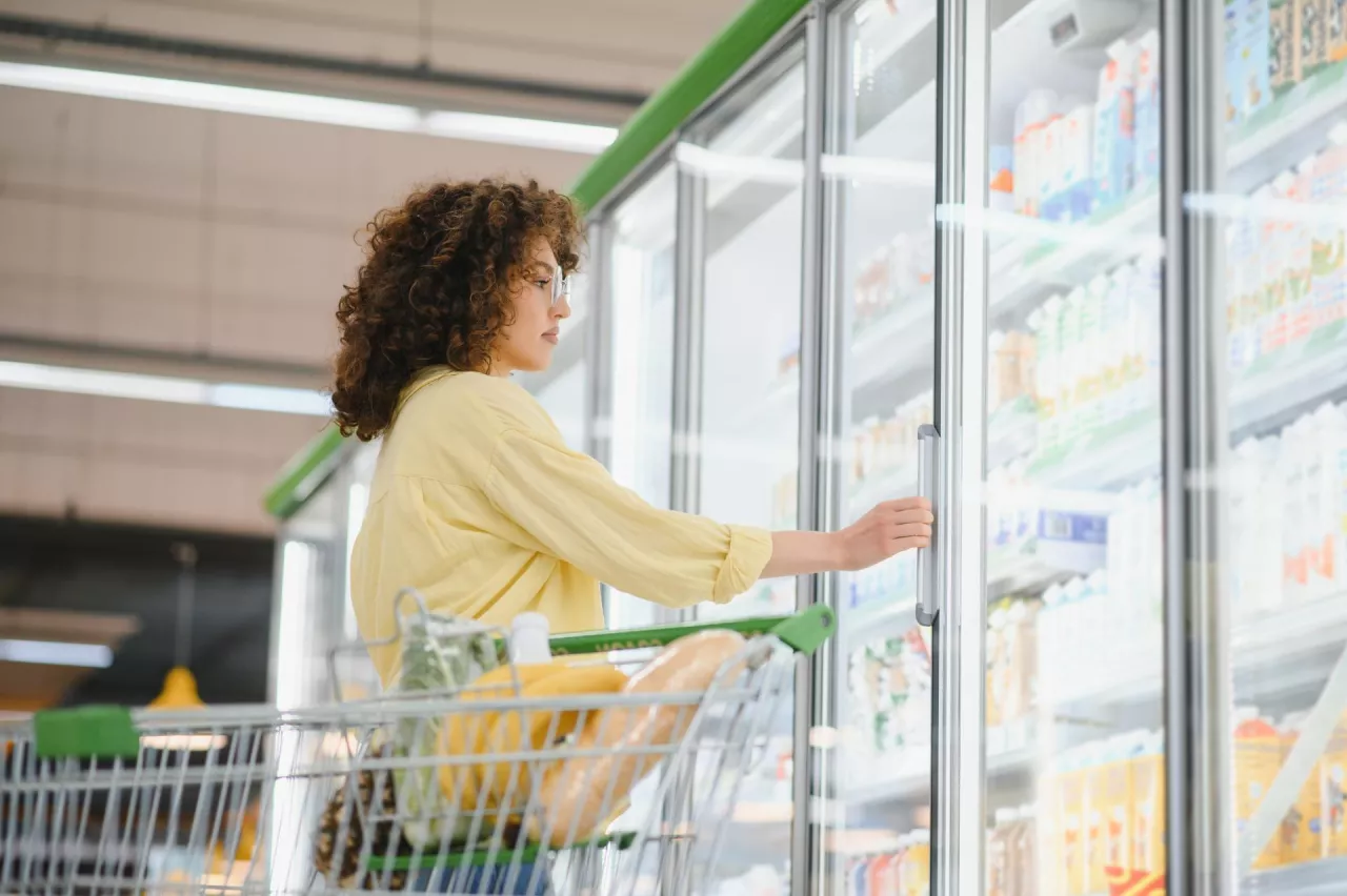 W TOP 10 kategorii, które miały największy wkład we wzrost rynku FMCG w 2025 r. jest wiele zaliczanych do świeżej żywności (fot. Shutterstock)
