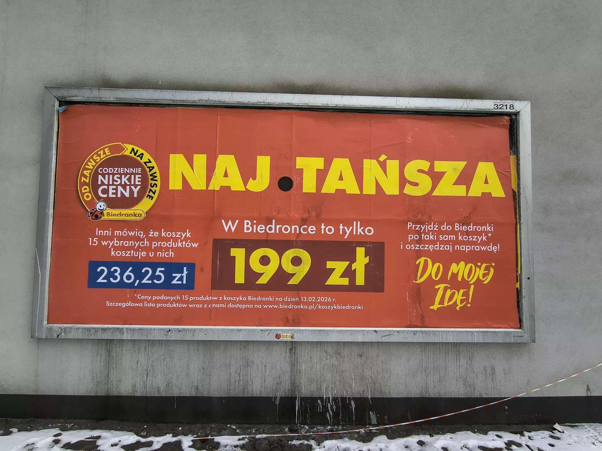 Biedronka igra z ogniem? Sieć pokazała nowe banery, na których porównuje ceny