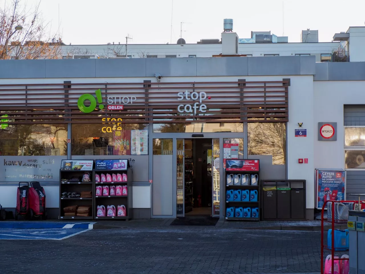 O!Shop Orlenu już nie pobije Żabki. Czy zrobi to Stop.cafe? (fot. Shutterstock)