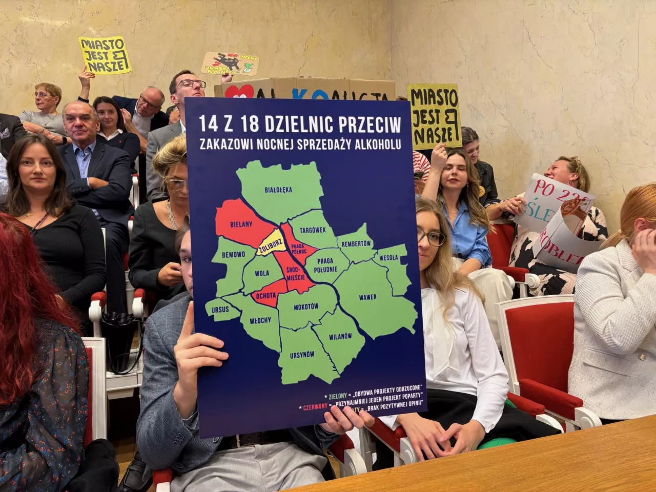 Nocna prohibicja w Warszawie (fot. Mk)