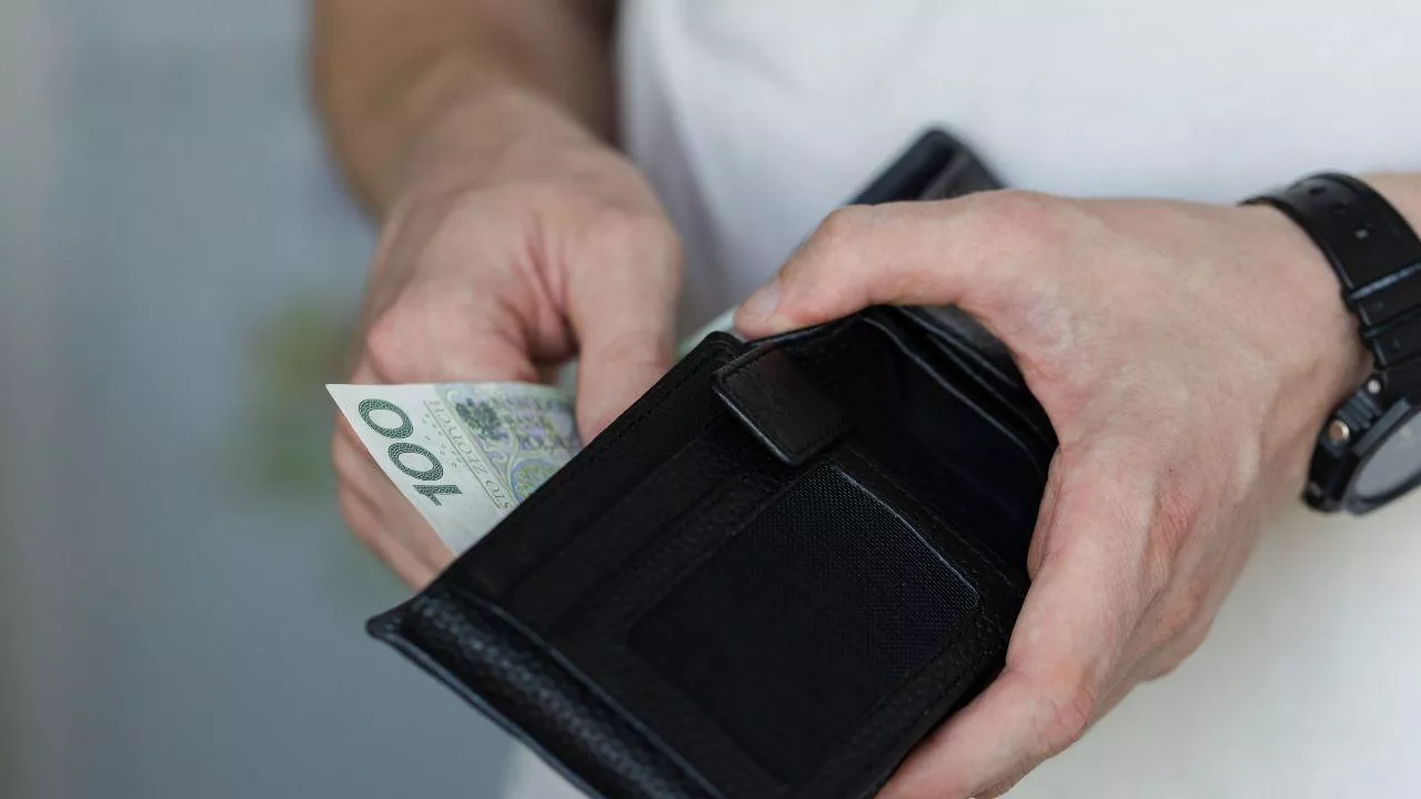 Polska wydaje coraz mniej na 800 plus dla obcokrajowców. W budżecie zostało 140 mln zł (fot. Canva)