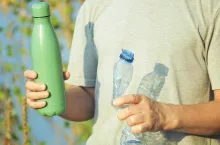 Już 60 proc. polskich konsumentów kieruje się dobrem środowiska naturalnego podczas zakupów napojów (fot. shutterstock)