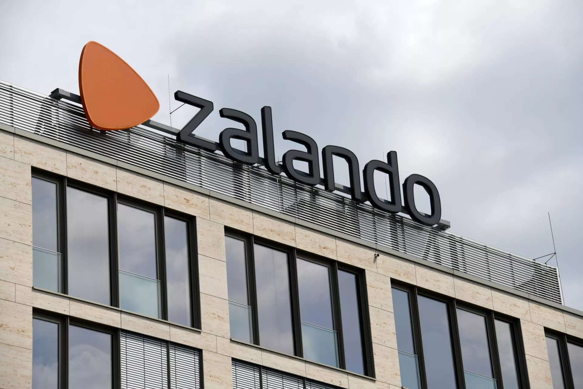 Zalando rośnie dzięki AI. Przychody przekroczyły 12 mld euro