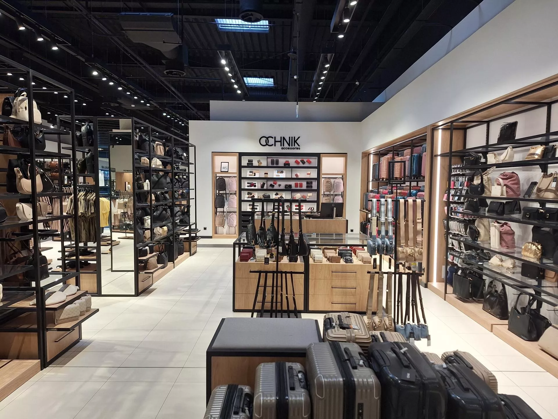Ochnik otwiera największy salon w Polsce. Nowa przestrzeń w M1 Czeladź
