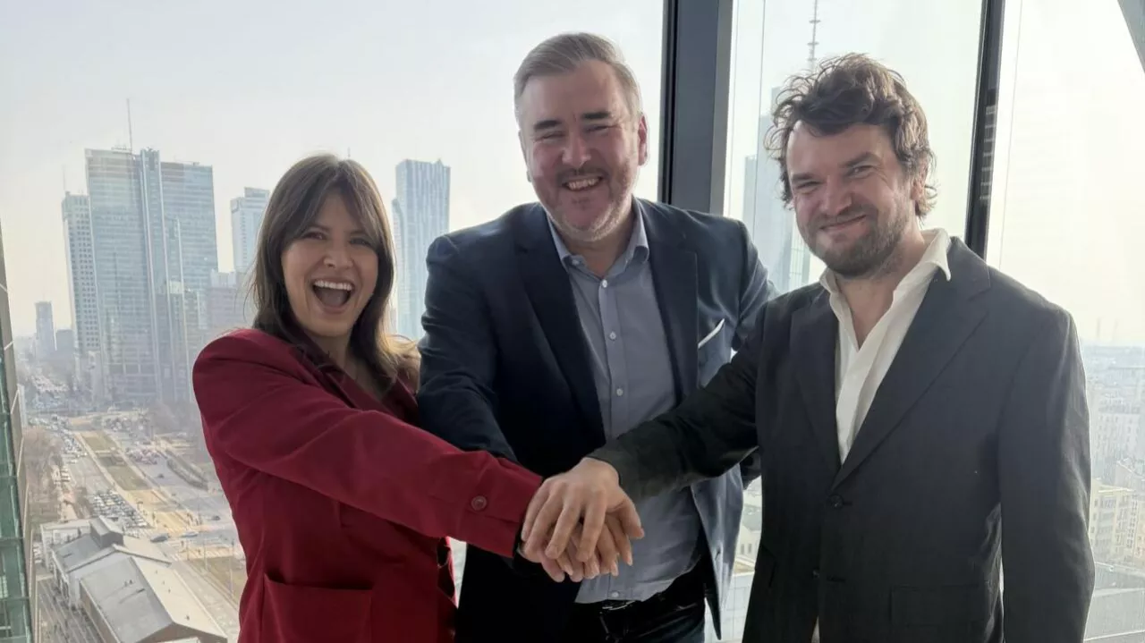 Joanna Banaszewska i Daniel Duniak wraz z prezesem JNT Group - Jakubem Nowakiem (fot. Jakub Nowak/LinkedIn)