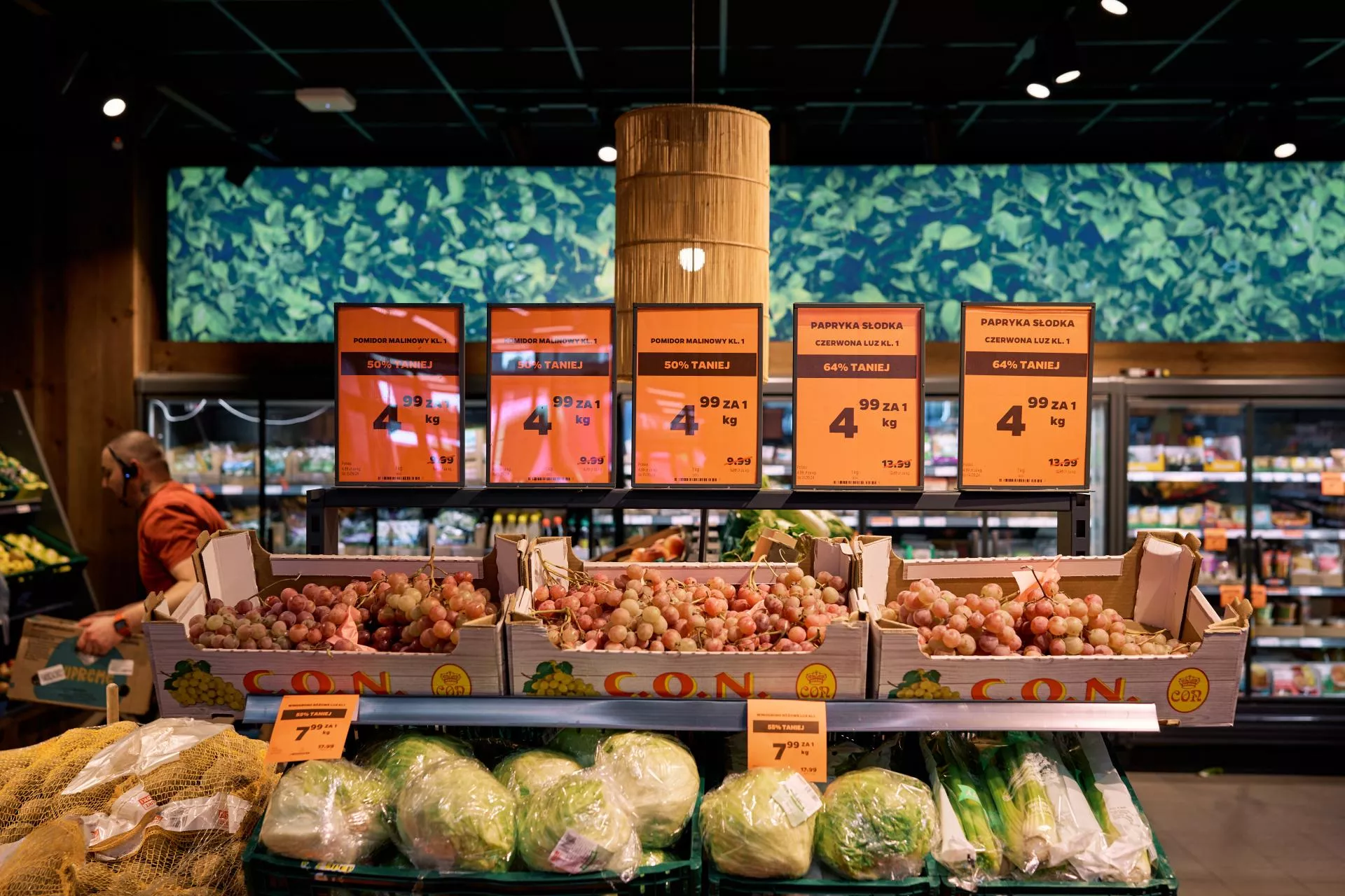 Dyskonty zmieniają handel spożywczy. Rośnie presja na największe sieci