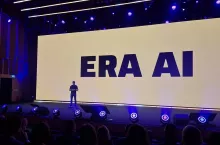 Rafał Brzoska zaprezentował w poniedziałek asystenta zakupowego AI (fot. wiadomoscihandlowe.pl)