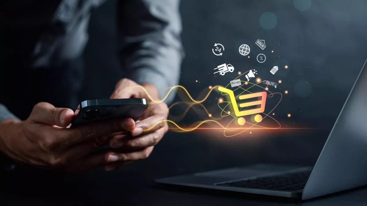 Polskie e-commerce ucieka handlowi tradycyjnemu. Amazon sypnie miliardami