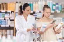 Rynek OTC w 2026 roku to miejsce walki o uwagę klienta, który rzadko działa pod wpływem emocji (fot. Shutterstock)