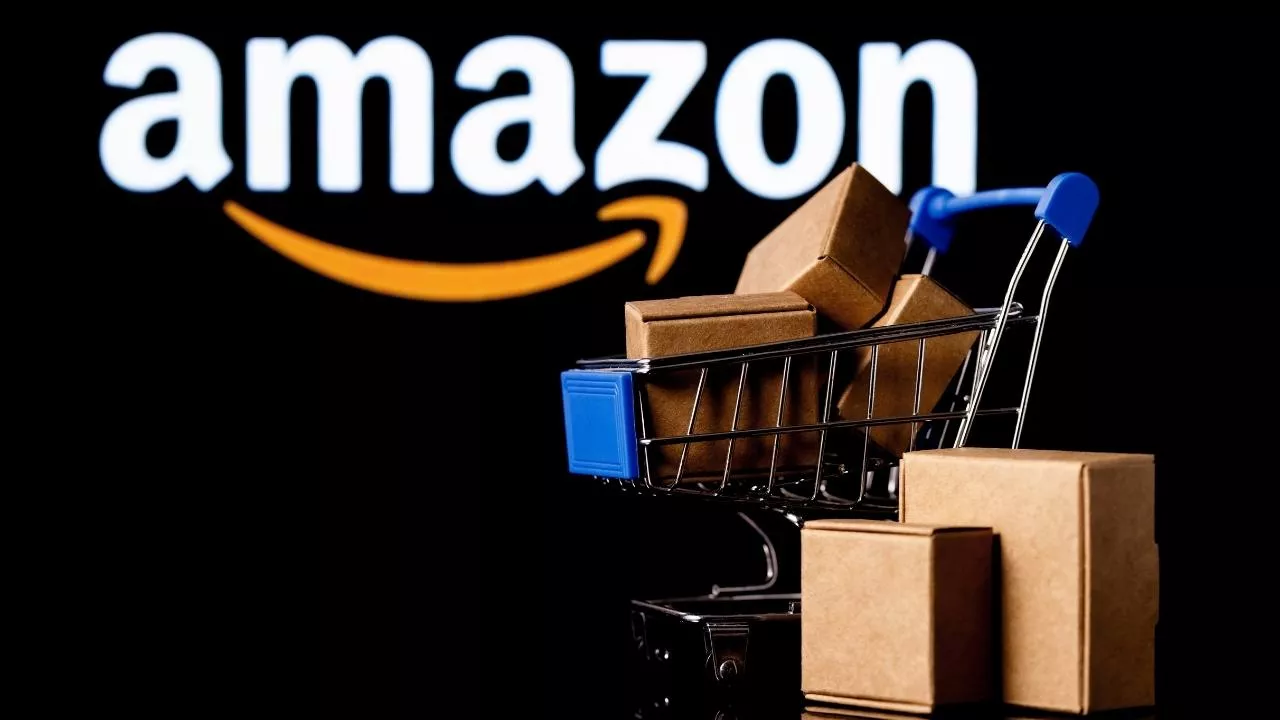Amazon rzuca wyzwanie rynkowi q-commerce. Gigant wprowadza dostawy w 1 i 3 godziny dla 90 tys. produktów (fot. Shutterstock)
