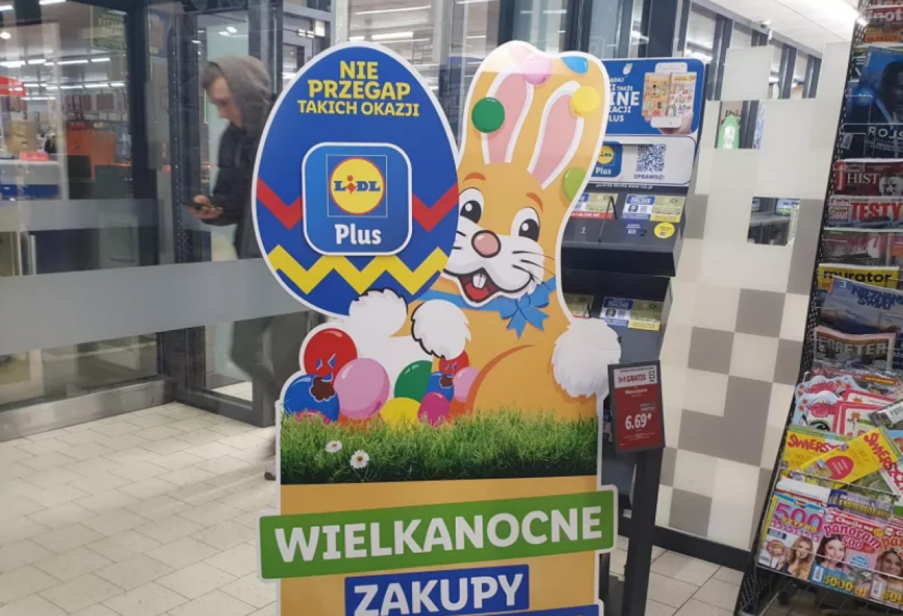 Dyskont sieci Lidl i wielkanocny zając
