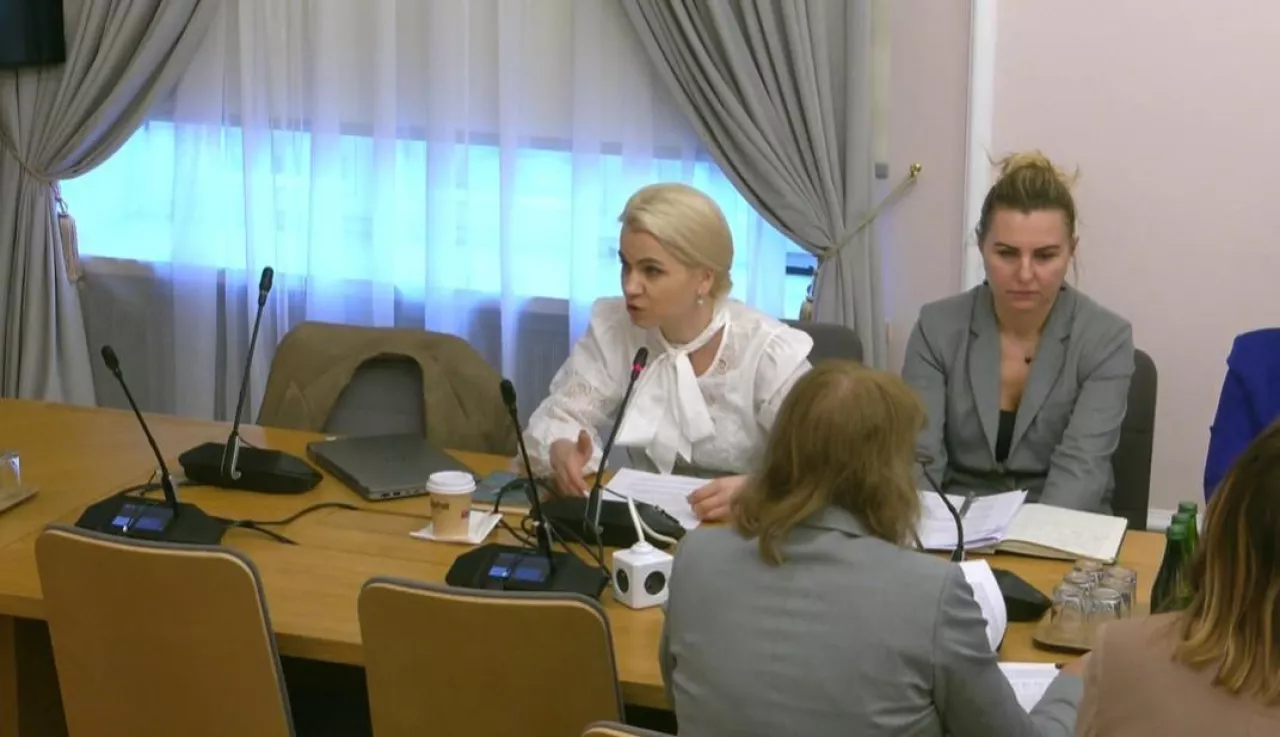 Sieć H&amp;M notuje wzrost rentowności, pozytywny trend sprzedaży oraz redukcję emisji CO2 (fot. Shutterstock)