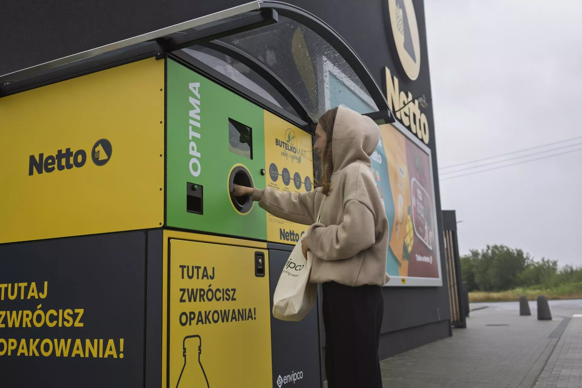 System kaucyjny drive-thru. Rewolucja na parkingach polskich sieci