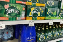 Nestlé sprzedaje udziały w biznesie wodnym. Fundusze KKR i PAI walczą o marki Perrier oraz San Pellegrino (fot. Shutterstock)