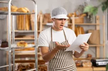 Jednym z najbardziej newralgicznych elementów umów franczyzowych pozostaje konstrukcja kar umownych (fot. Shutterstock)