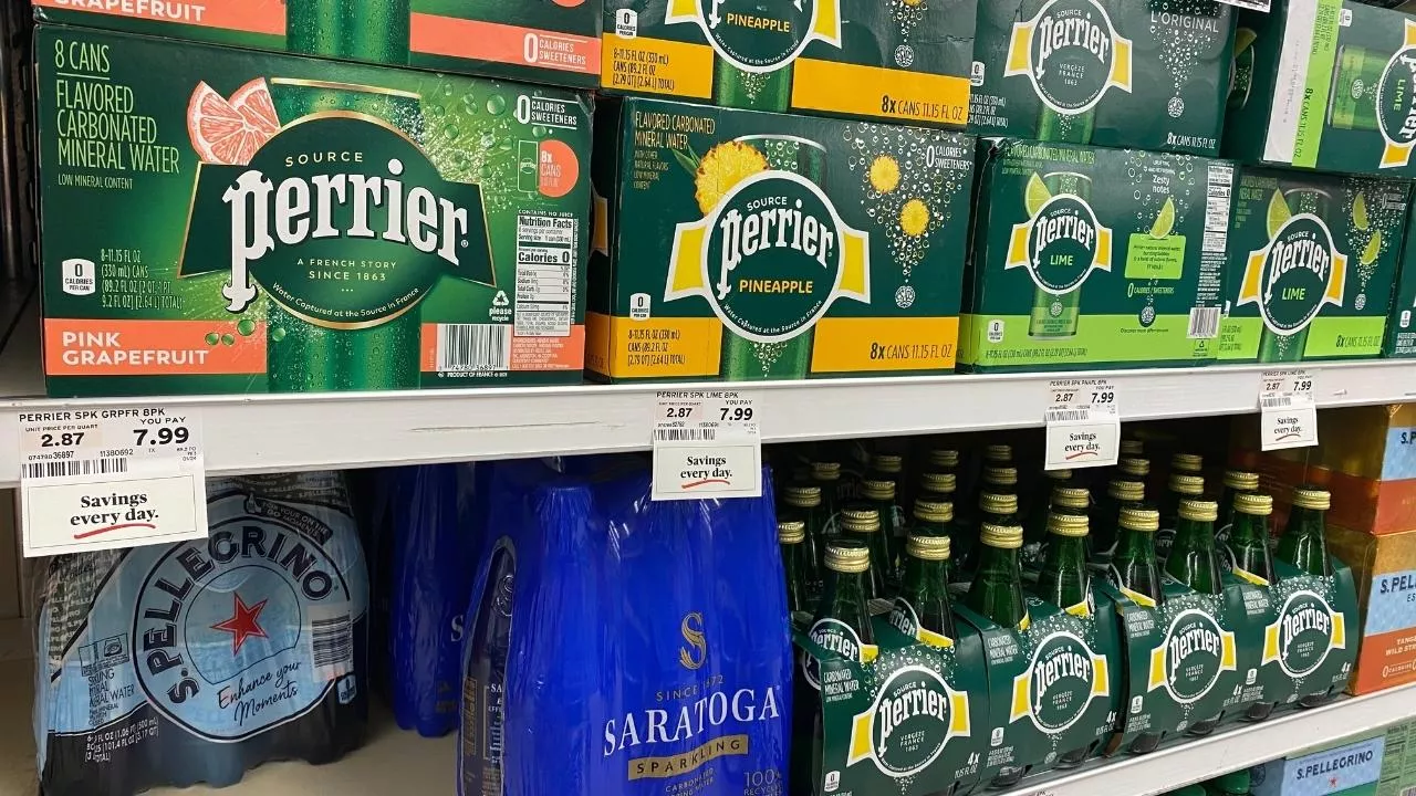 Nestlé sprzedaje udziały w biznesie wodnym. Fundusze KKR i PAI walczą o marki Perrier oraz San Pellegrino (fot. Shutterstock)