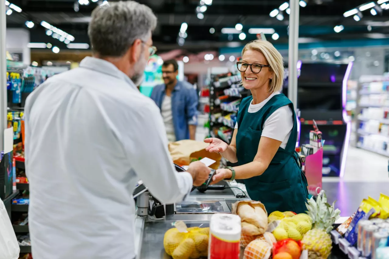 Dino, Eurocash, Biedronka liderami zatrudnienie OzN w handlu (fot. Shutterstock)