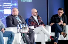 Michał Krowiński (pierwszy od prawej) był jednym z uczestników debaty pt. ”E-grocery wraca do gry o klienta” (fot. Wydawnictwo Gospodarcze)