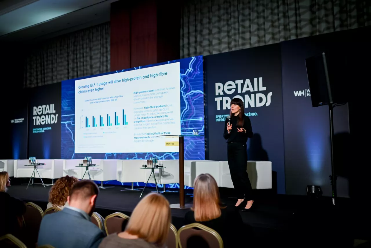 Honorata Jarocka, associate principal w Mintelu podczas kongresu Retail Trends 2026 (fot. wiadomoscihandlowe.pl)