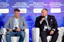 Grzegorz Bielecki (na zdjęciu po lewej) był jednym z uczestników debaty pt. ”E-grocery wraca do gry o klienta” (fot. Wydawnictwo Gospodarcze)