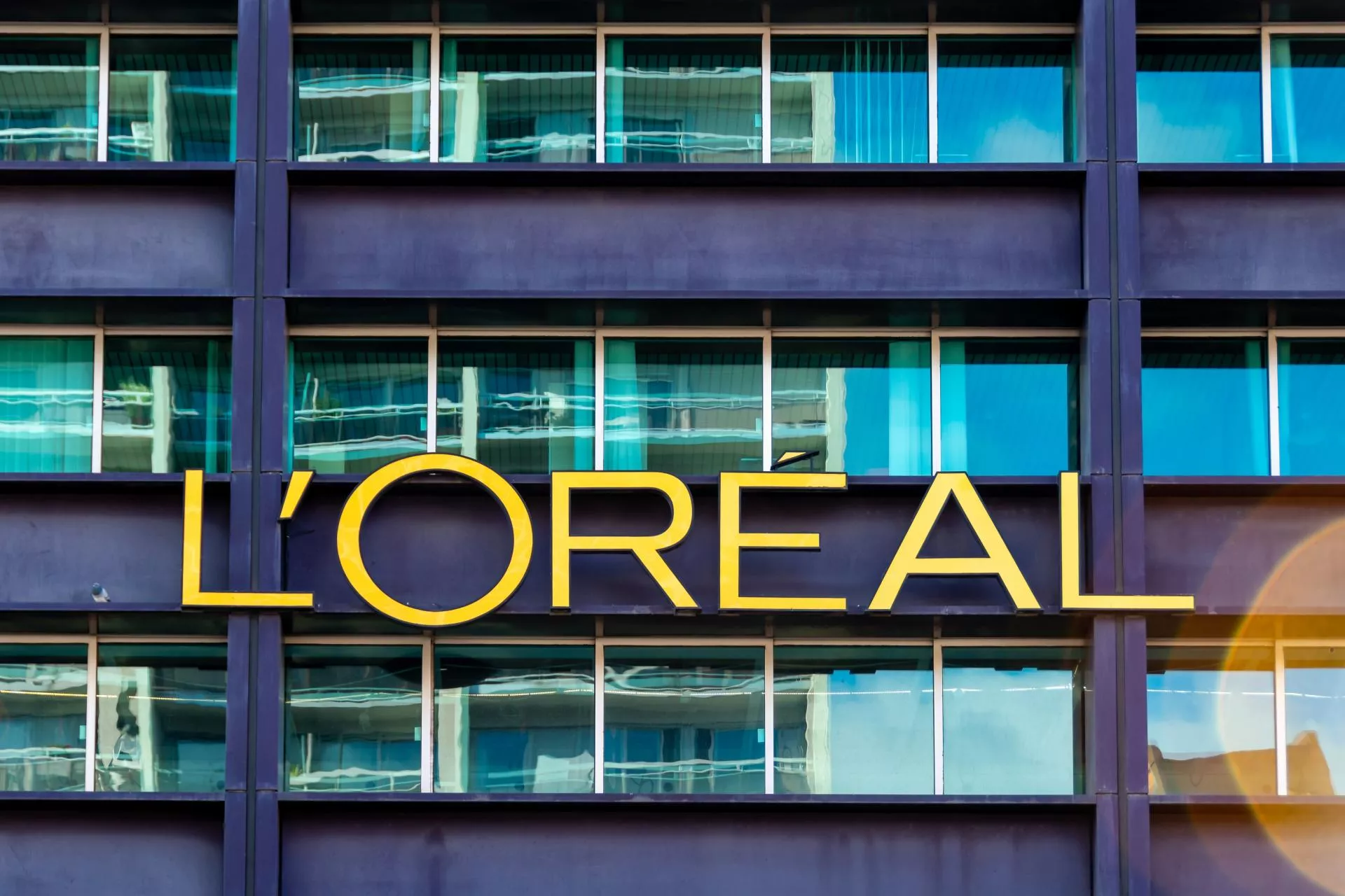L’Oréal przejmuje Kering Beauté. Co to oznacza dla rynku kosmetycznego?
