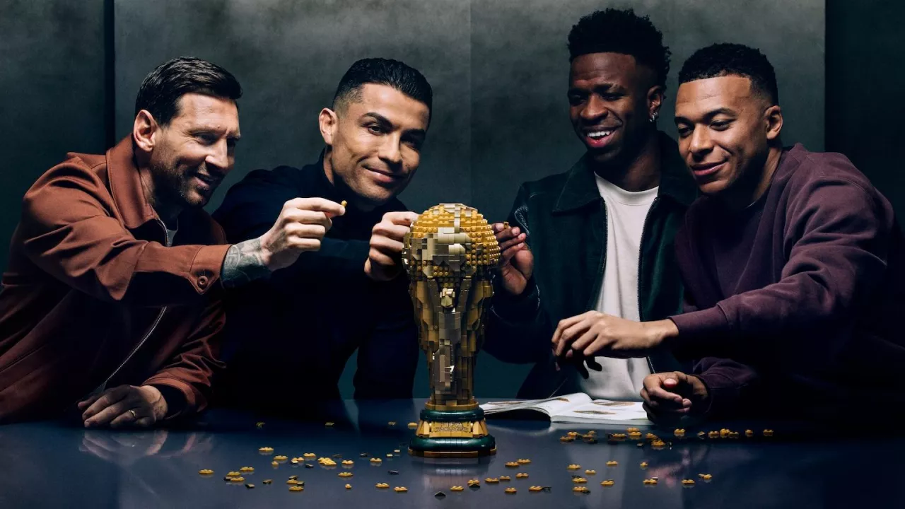 Nowe zestawy Lego we współpracy z największymi gwiazdami piłki nożnej (fot. mat. prasowe)