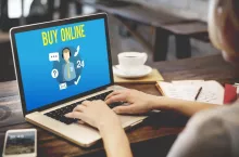 Konwersacyjny e-commerce może niebawem stać się nowym standardem sprzedaży online (fot. Shutterstock)