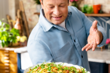 Maczfit ogłosił współpracę z Jamie Oliver, jednym z najbardziej rozpoznawalnych szefów kuchni na świecie (Fot. Maczfit)