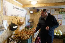 Na zdjęciu Minister Stefan Krajewski w Gospodarstwie Ilony i Andrzeja Wasieczko (fot. MRiRW)
