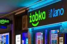 Na zdj. sklep autonomiczny Żabka Nano (fot. Shutterstock)