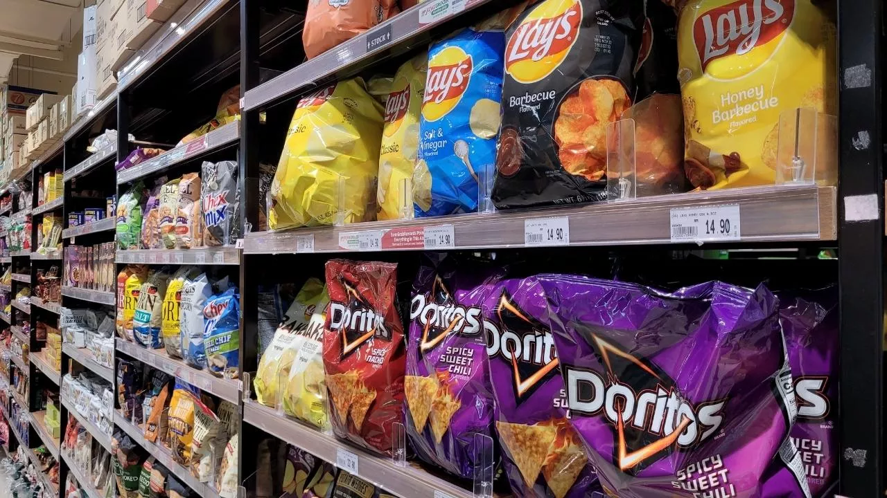PepsiCo ratuje wyniki obniżką cen chipsów Doritos i Lay‘s. Koncern nie miał wyboru