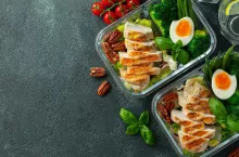 Dieta standardowa nadal należy do najczęściej wybieranych ”pudełek” (fot. Shutterstock)