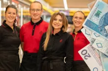 Biedronka wypłaci 4000 zł nagrody dla pracowników. Do kiedy pieniądze mają trafić do załogi? (Fot. Biedronka + Canva)