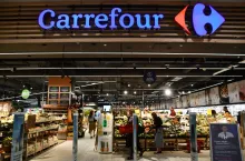 Sklep Carrefour w Warszawie (fot. Ritu Manoj Jethani/Shutterstock)
