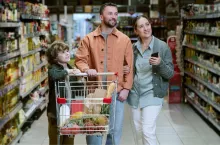 Dynamika sprzedaży w cenach stałych wzrosła w marcu do 8,7 proc. r/r (fot. Canva)