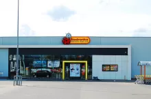 Na zdj. sklep sieci Biedronka (fot. Magda Wygralak/Shutterstock)