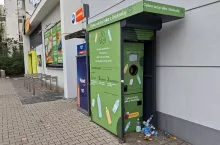 Recyklomat przy Biedronce (fot. wiadomoscihandlowe.pl)