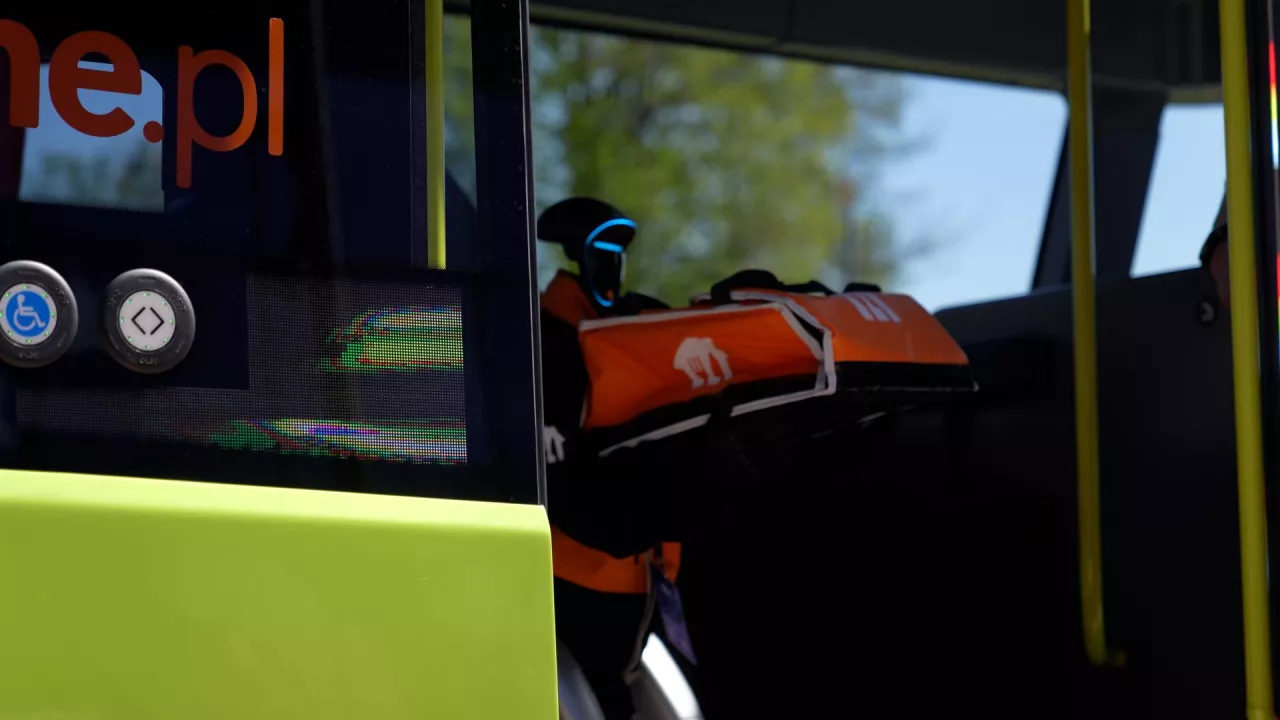 Robot humanoidalny Pysznek od Pyszne.pl dostarczył pizzę uczestnikom EKG w Katowicach (fot. mat. prasowe)