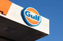 Logo stacji Gulf (fot. Shutterstock)