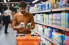 Odkamieniacze do pralek i płyny do płukania tkanin to kategorie, które wykazują się największą dynamiką sprzedaży rok do roku (fot. Shutterstock)