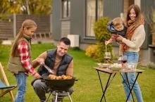 Wiemy, ile kosztować będzie majówkowe grillowanie w 2026 r. (fot. Shutterstock)