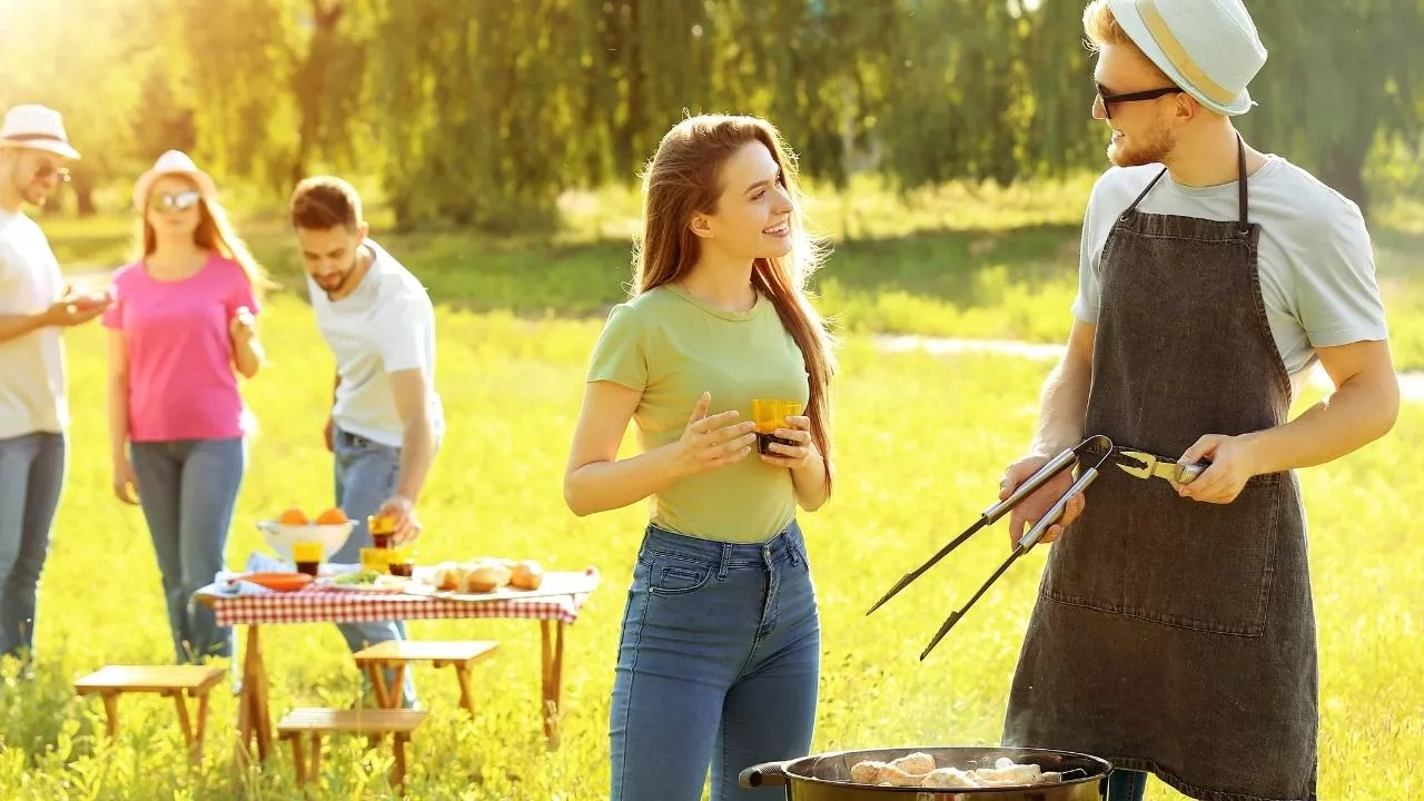 Polacy tną wydatki na majówkę (fot. Shutterstock)