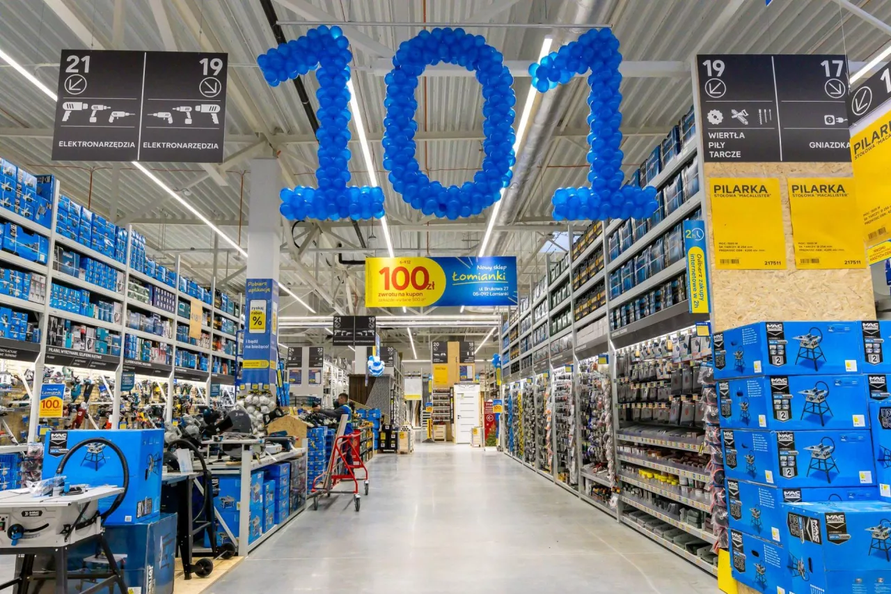 Sklep sieci Castorama w Łomiankach