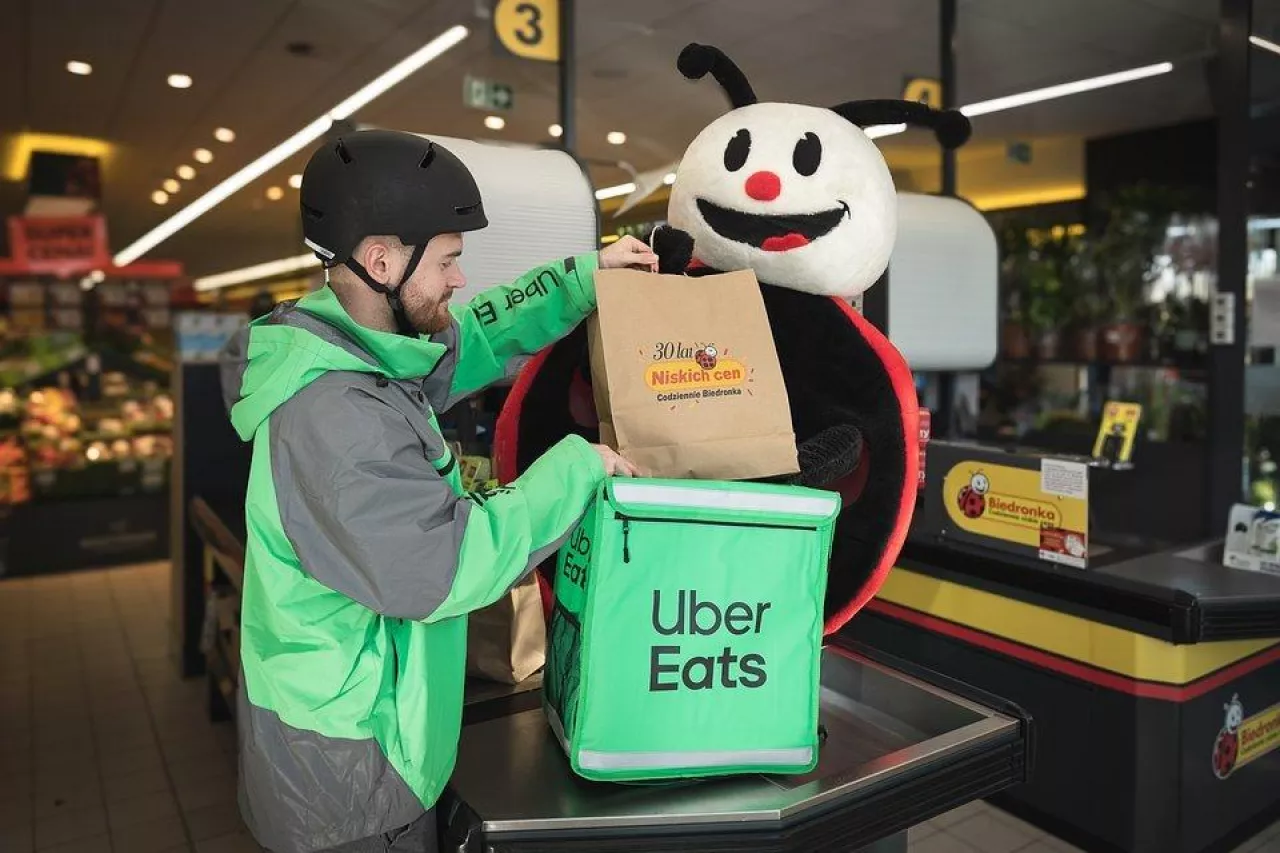 Biedronka rozwija współpracę z Uber Eats (fot. mat. prasowe)